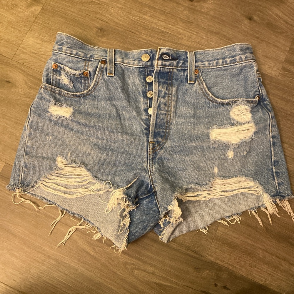 Levi’s 501 distressed high rise shorts